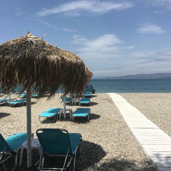 Beach Front Apartment Nea Palatia Zewnętrze zdjęcie