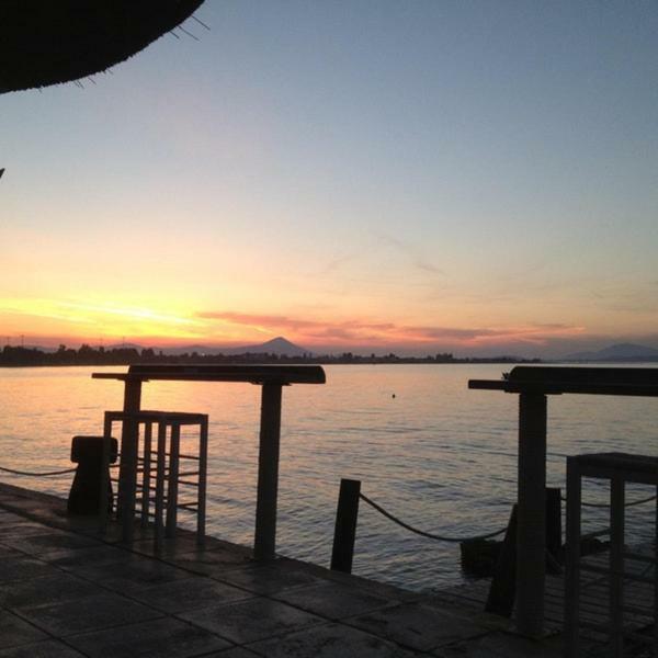 Beach Front Apartment Nea Palatia Zewnętrze zdjęcie