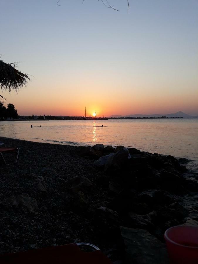 Beach Front Apartment Nea Palatia Zewnętrze zdjęcie