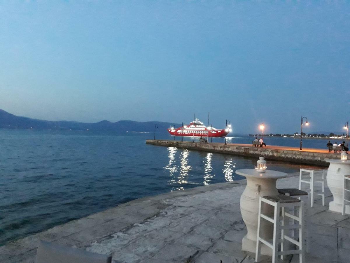 Beach Front Apartment Nea Palatia Zewnętrze zdjęcie